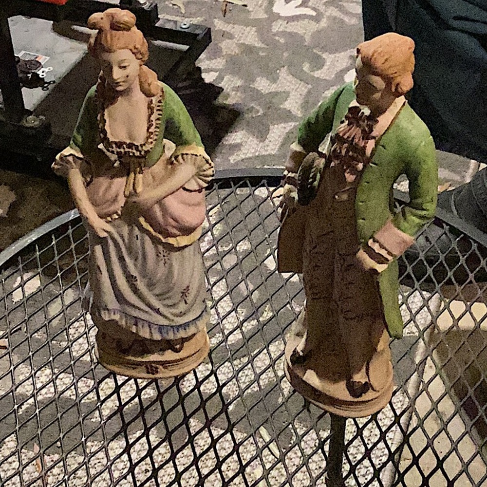 Figurines